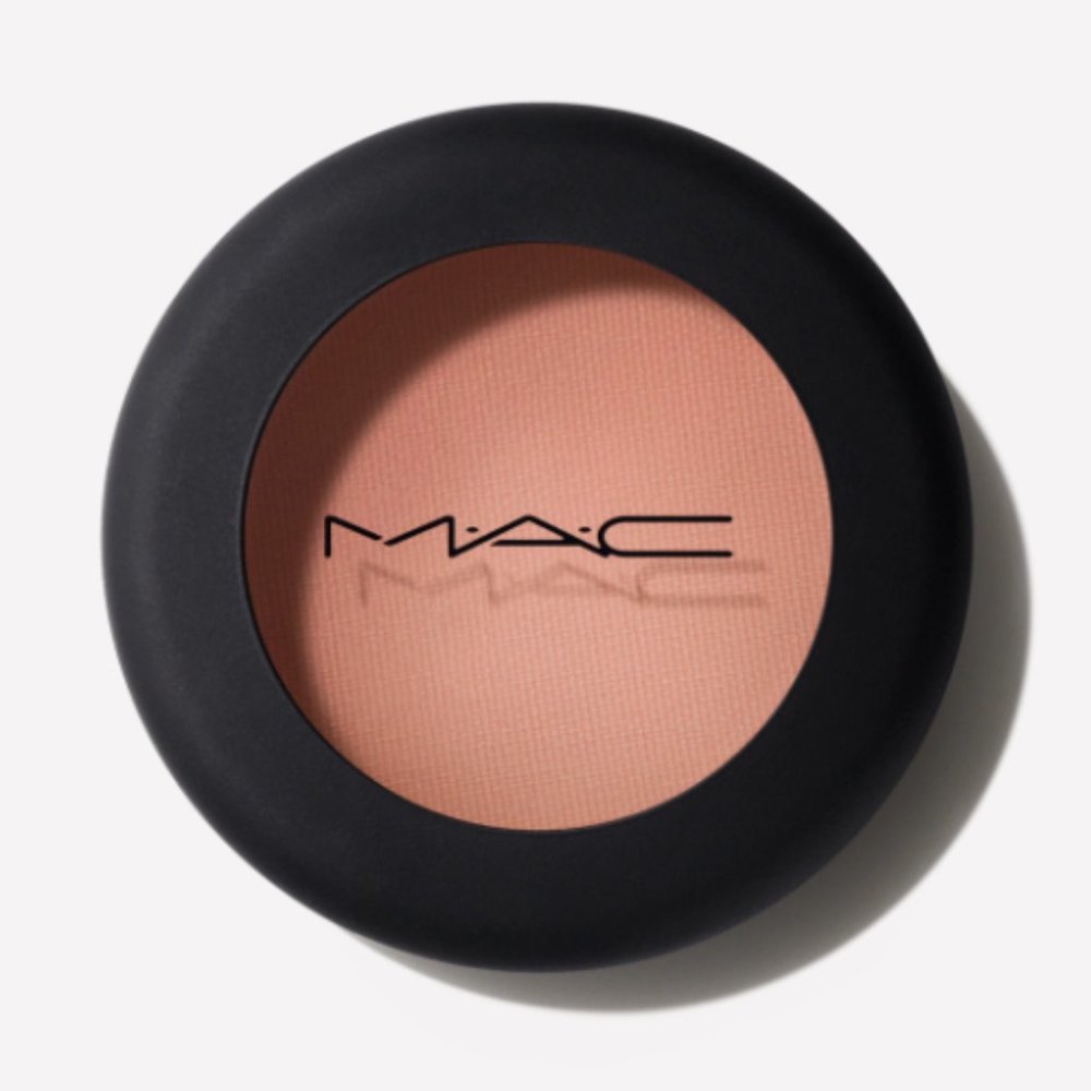 ❤️HP❤️ MAC Powder Kiss Soft Matte Eyeshadow - What Clout! - Picture 2 of 6